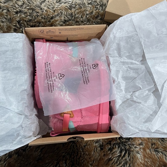 Girls toddler Uggs - Picture 7 of 8